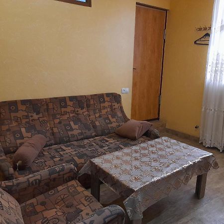 Guest House In Center Γιερεβάν Εξωτερικό φωτογραφία