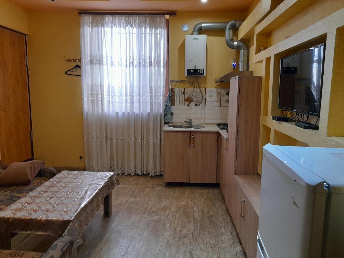 Guest House In Center Γιερεβάν Εξωτερικό φωτογραφία